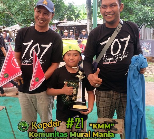 Kafka bawa trophy runner -up hasil kinerja mewah Breondong diKopdaRnya KMM 21